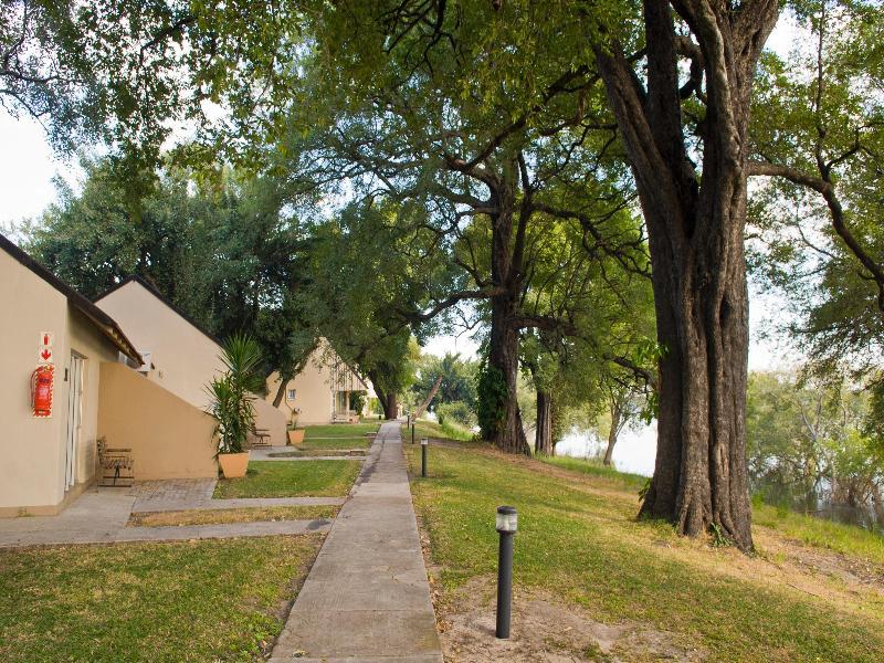 Protea Hotel By Marriott Zambezi River Lodge Katima Mulilo Eksteriør bilde