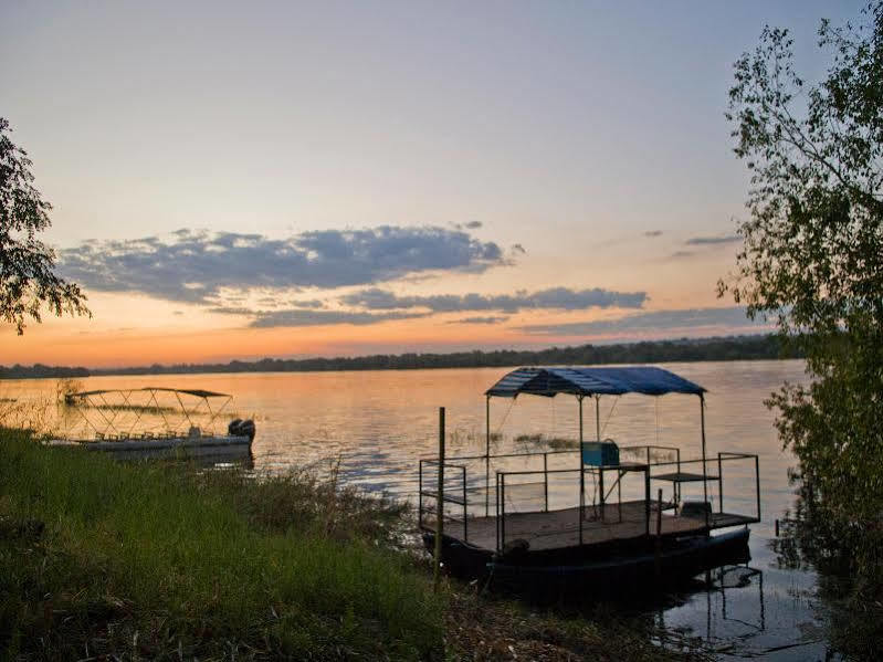 Protea Hotel By Marriott Zambezi River Lodge Katima Mulilo Eksteriør bilde